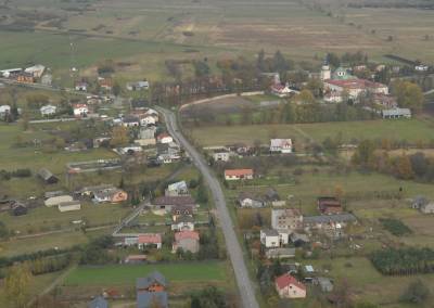 Miejscowość Aleksandrówka z lotu ptaka (Fot. W. Skalik).