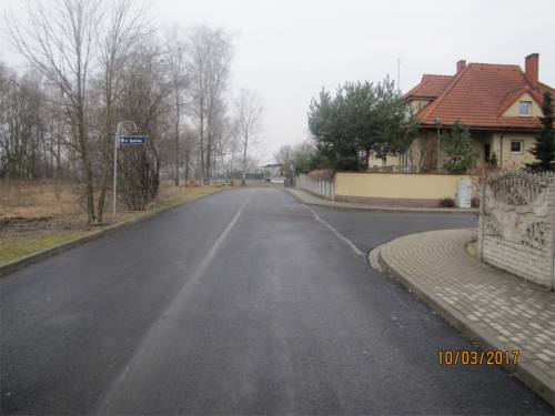 Skrzyżowanie ulicy Sportowej i Leśnej.